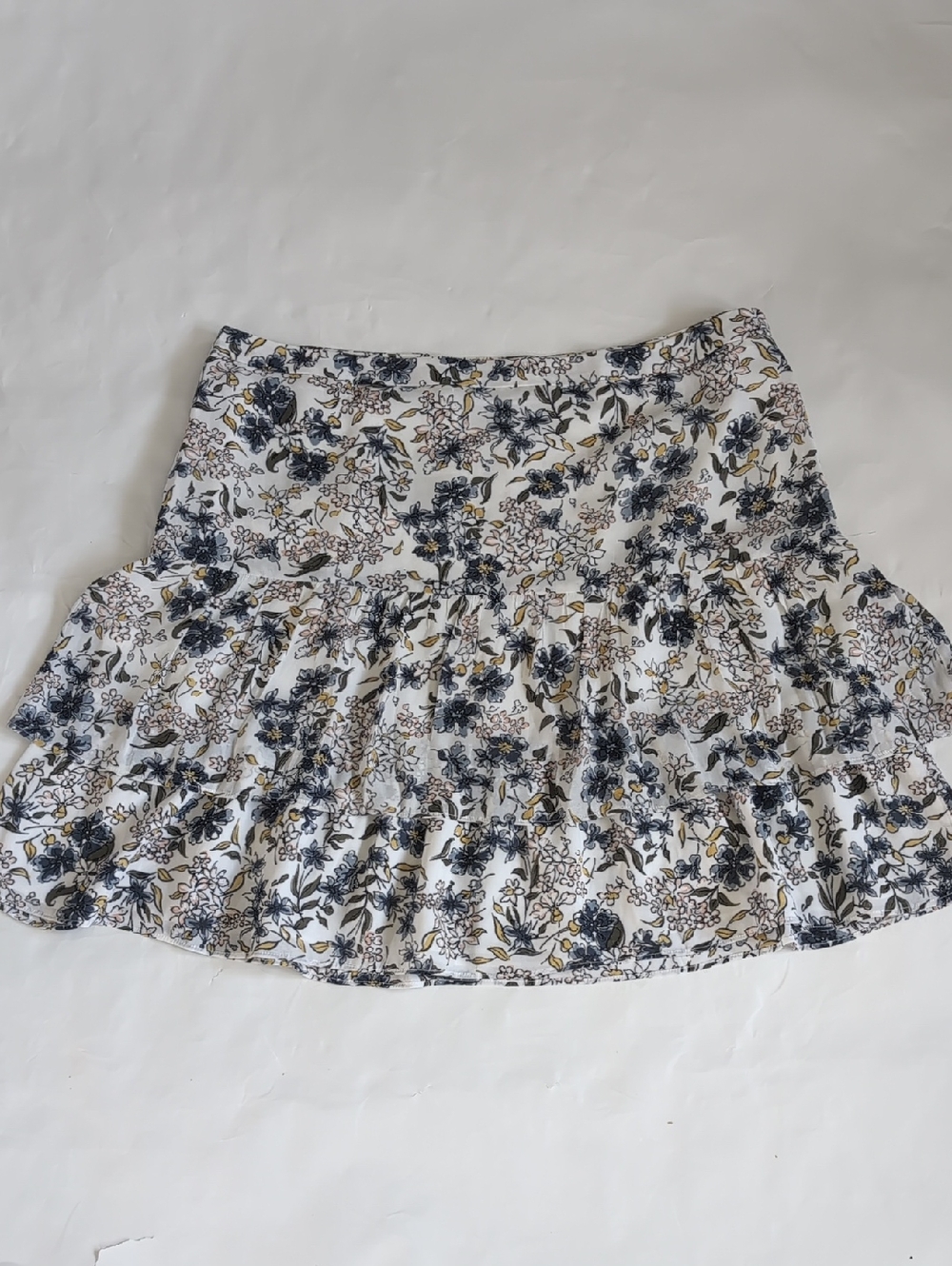 LOFT White Floral Tiered Skirt with Navy and Tan Print